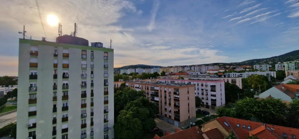 c3-1-name c2-20-name, Pécs, Egyetemváros