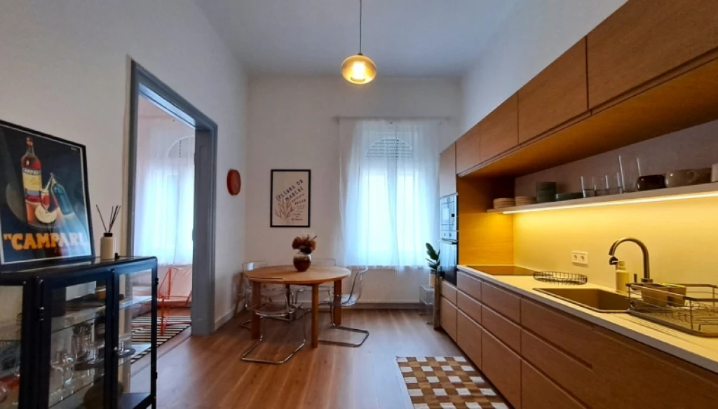 c3-2-name c2-19-name, Pécs, Belváros