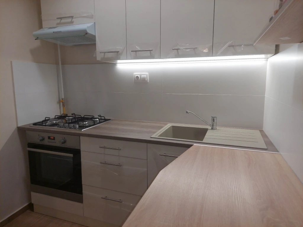 c3-2-name c2-19-name, Pécs, Belváros