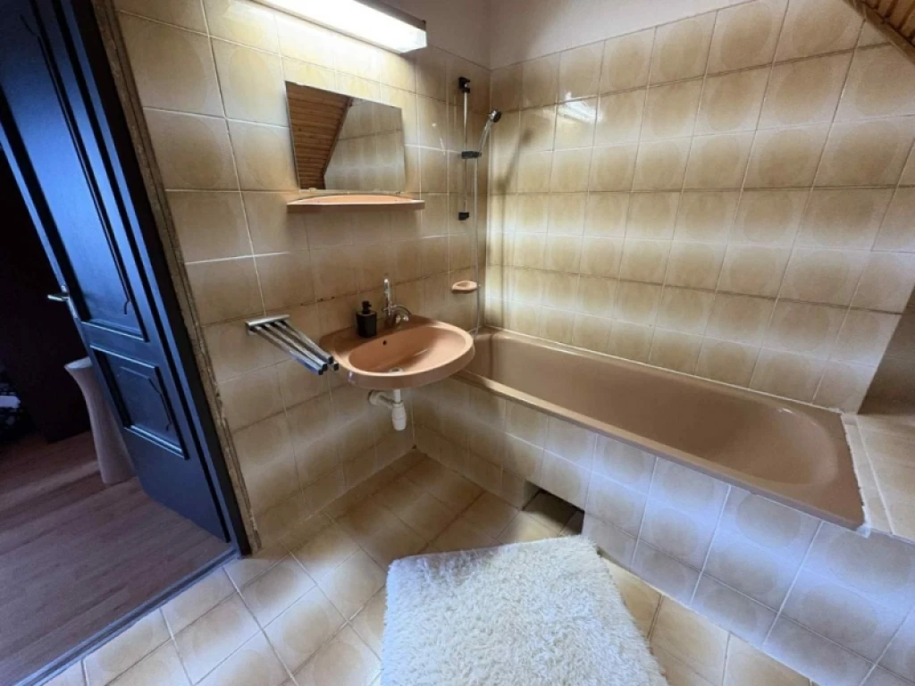 Eladó családi ház, Pogány