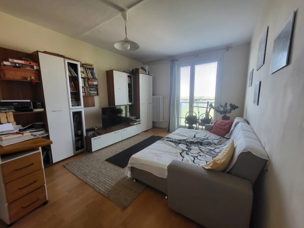 Eladó panellakás, Pécs, Egyetemváros