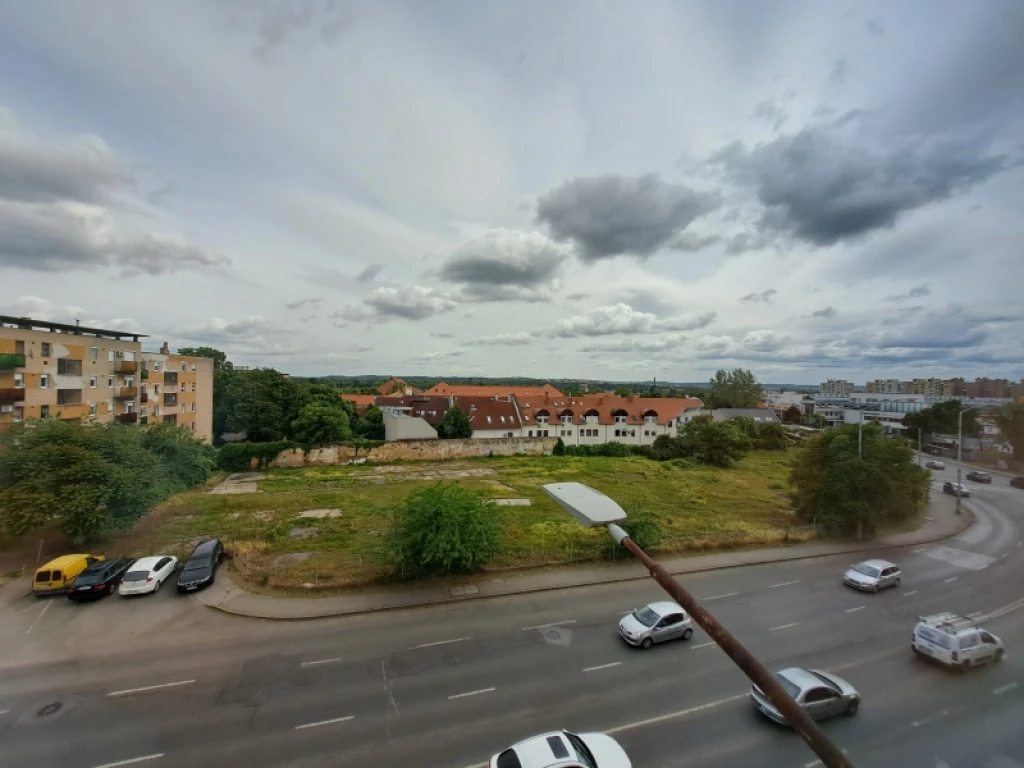 Eladó téglalakás, Pécs, Belváros