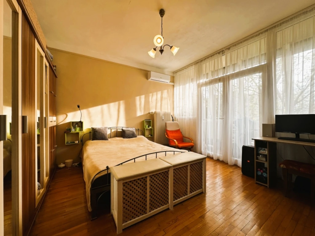 Eladó panellakás, Pécs, Uránváros