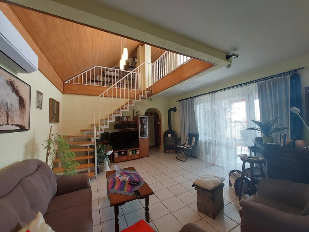 Eladó családi ház, Pécs, Mecsekoldal/Ürög