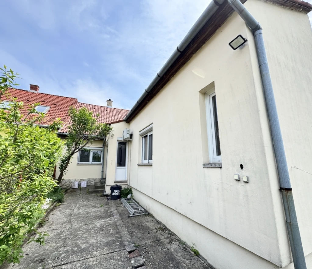 Eladó sorház, Pécs, Meszes