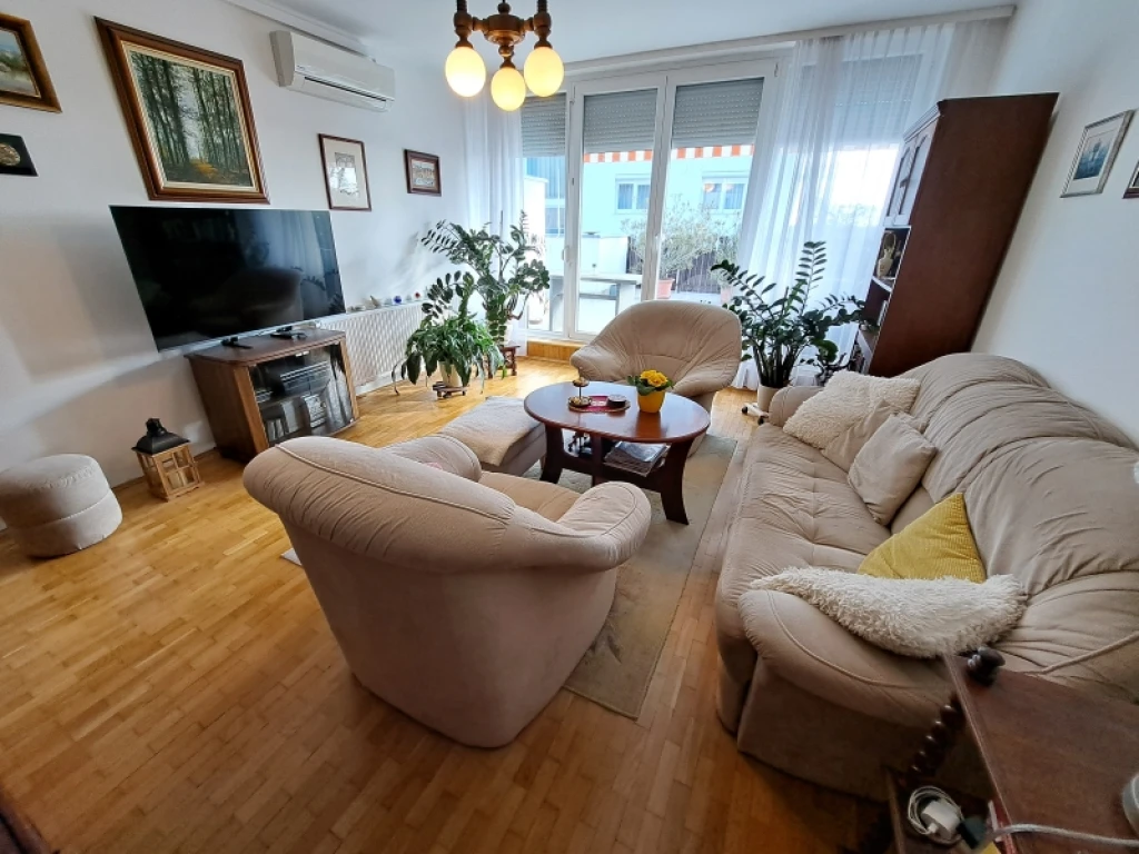 Eladó téglalakás, Pécs, Mecsekoldal/Belváros