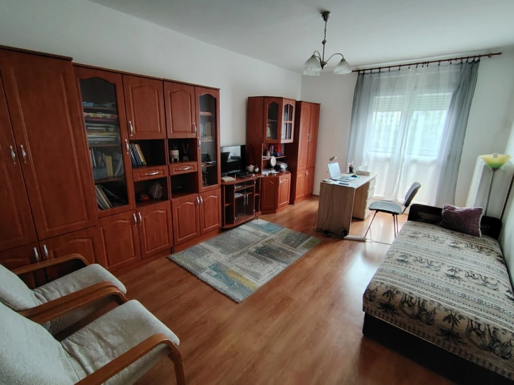 Eladó panellakás, Pécs, Egyetemváros