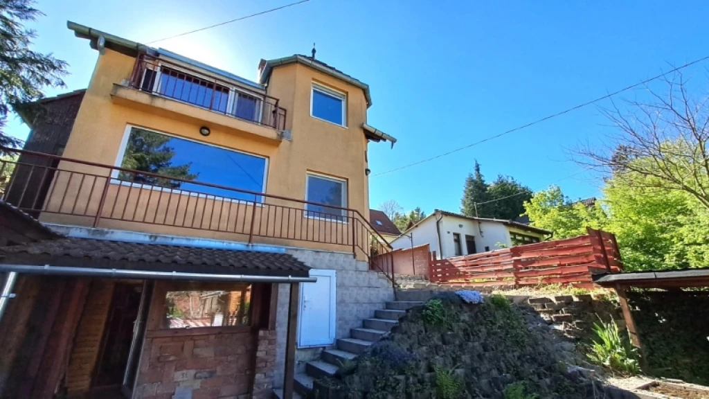 Eladó téglalakás, Orfű