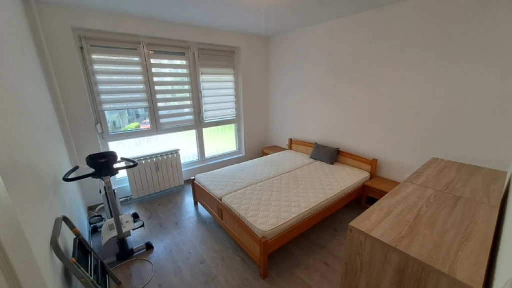 Eladó panellakás, Pécs, Kertváros