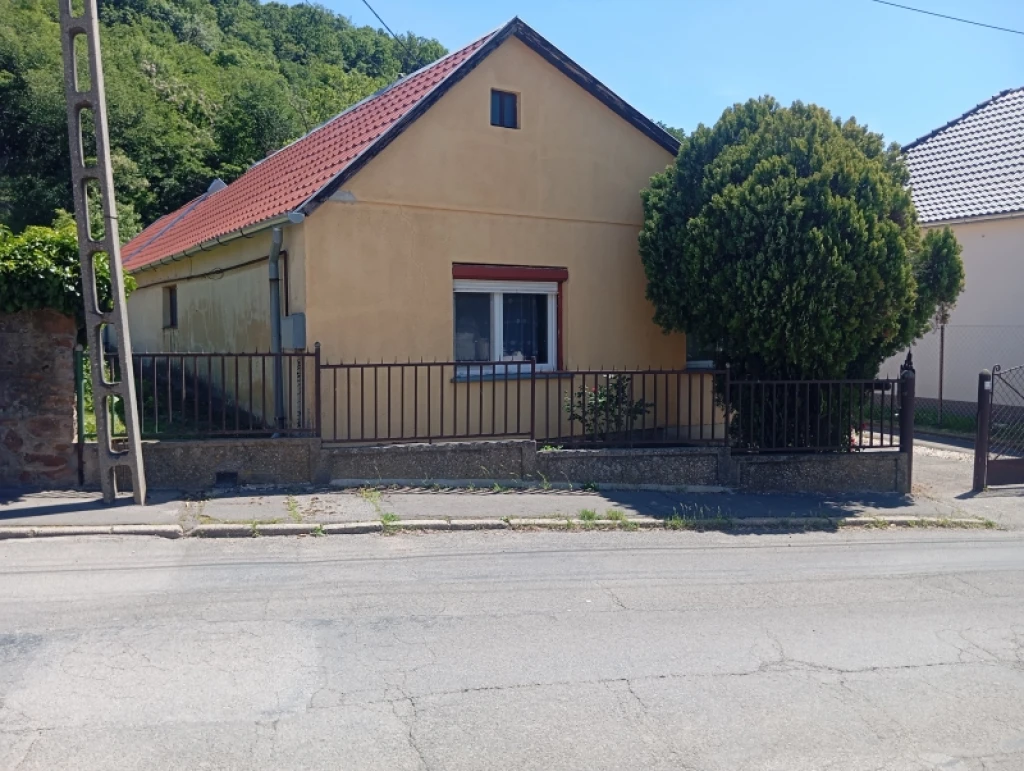 Eladó családi ház, Pécs, Rácváros