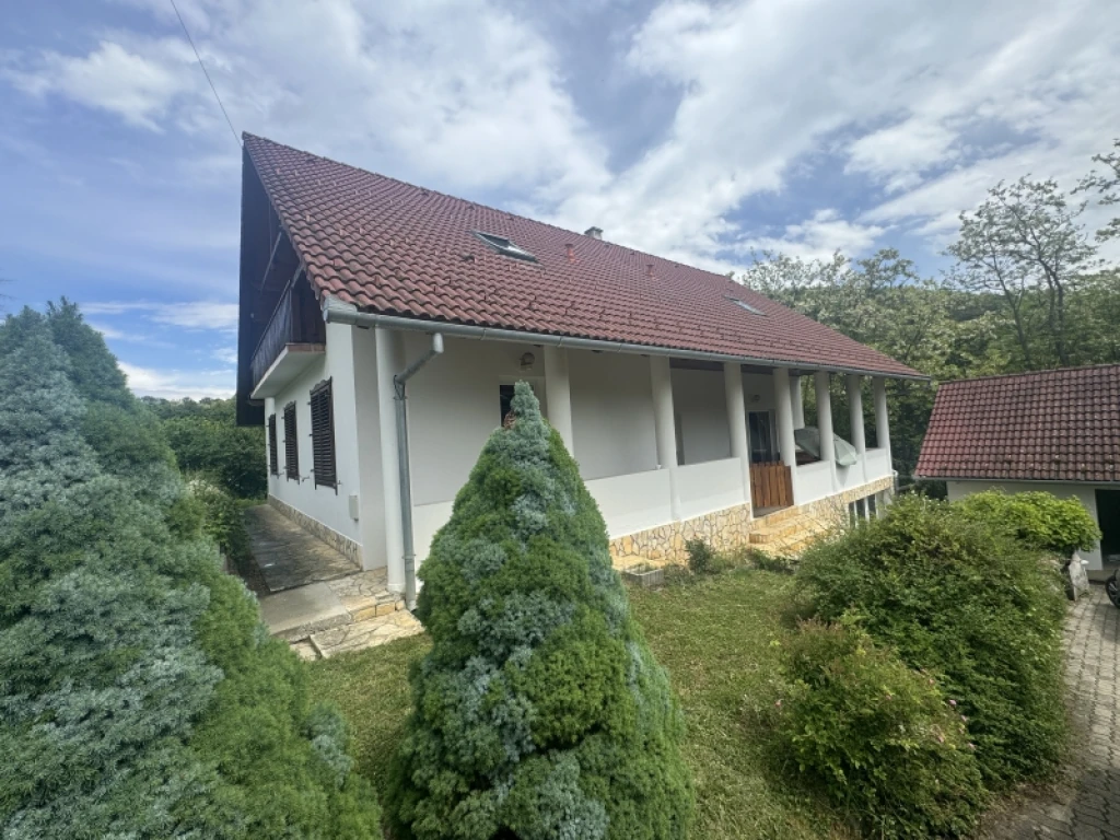 Eladó családi ház, Orfű