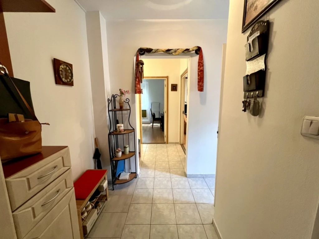 Eladó panellakás, Pécs, Kertváros