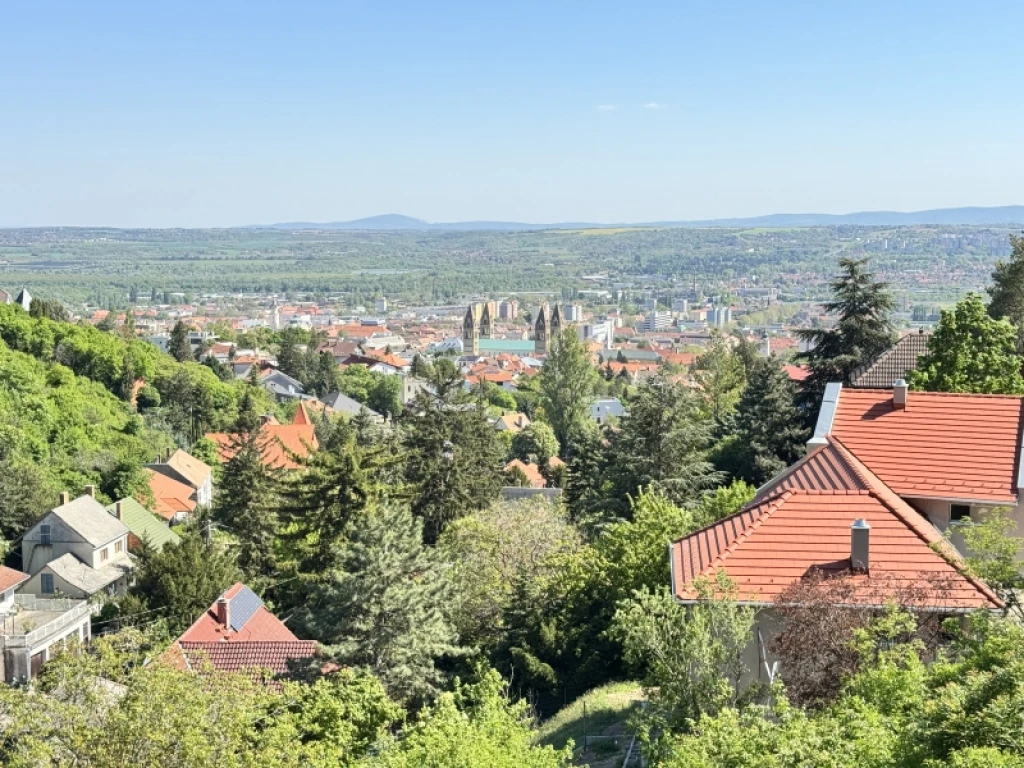Eladó téglalakás, Pécs, Mecsekoldal/Szkókó