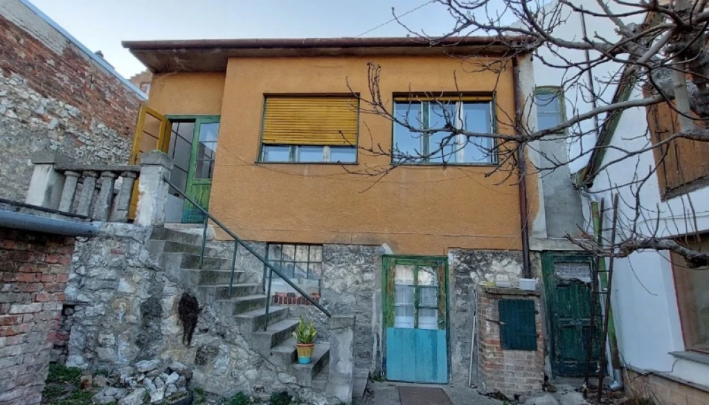 Eladó téglalakás, Pécs, Budai-város
