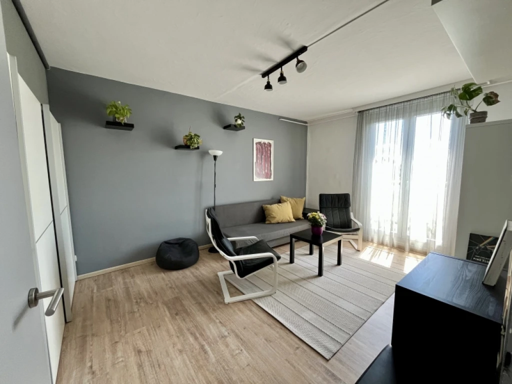 Eladó panellakás, Pécs, Egyetemváros
