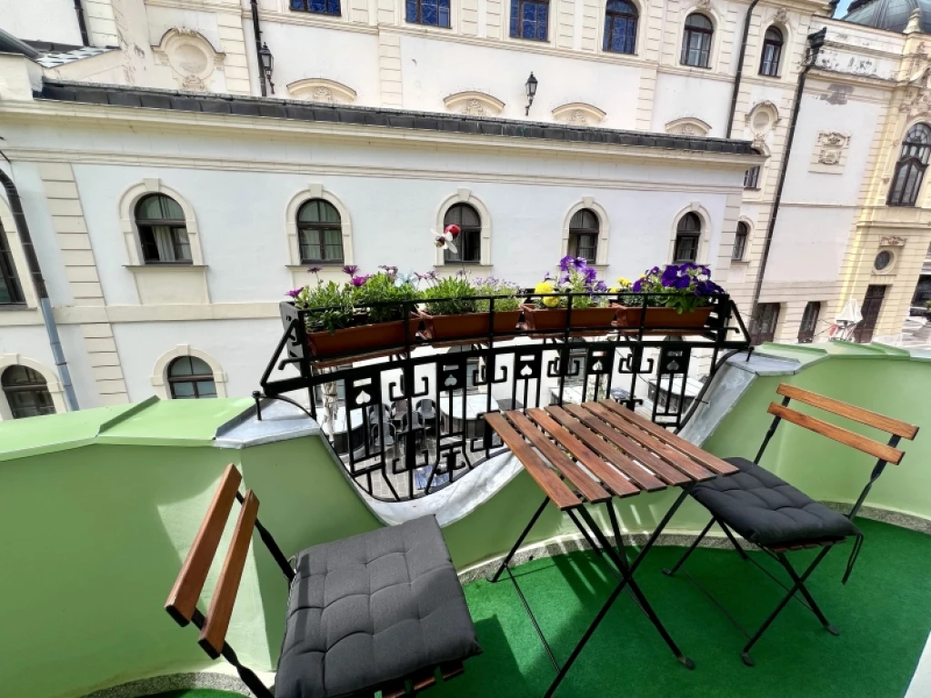 Eladó téglalakás, Pécs, Belváros