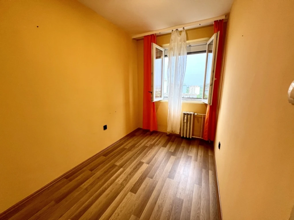 Eladó panellakás, Pécs, Kertváros
