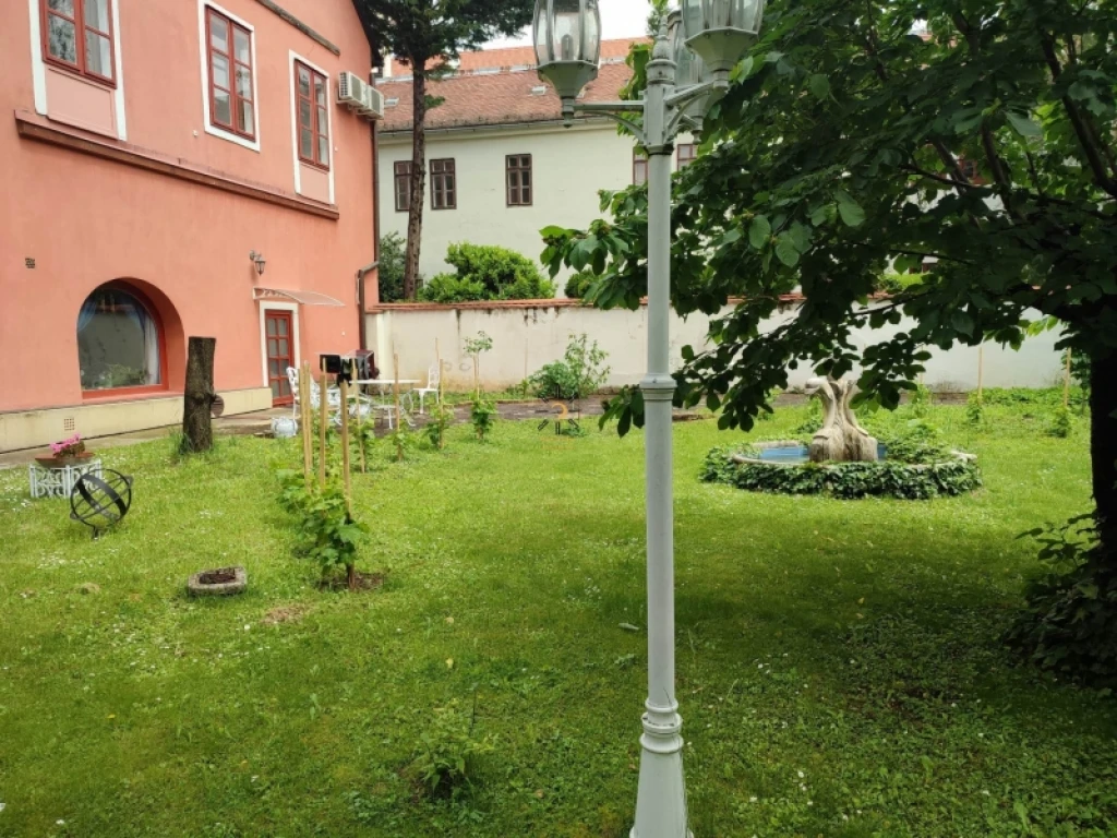 Kiadó téglalakás, Pécs, Belváros