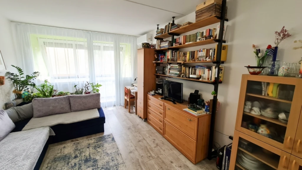 Eladó panellakás, Pécs, Kertváros