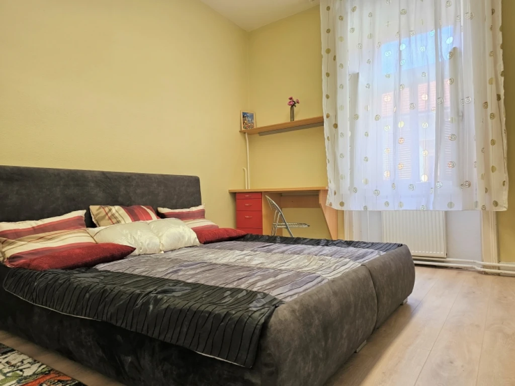 Kiadó téglalakás, Pécs, Belváros