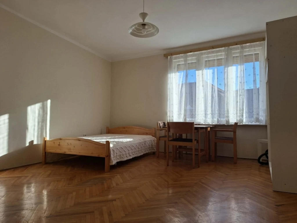 Kiadó téglalakás, Pécs, Belváros