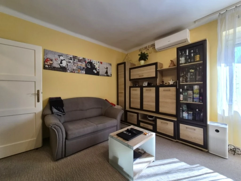 Eladó téglalakás, Pécs, Belváros