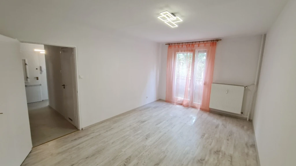 Eladó panellakás, Pécs, Egyetemváros