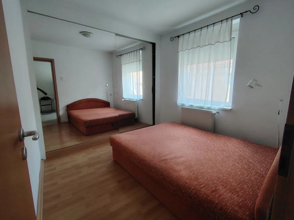 Eladó téglalakás, Pécs, Belváros