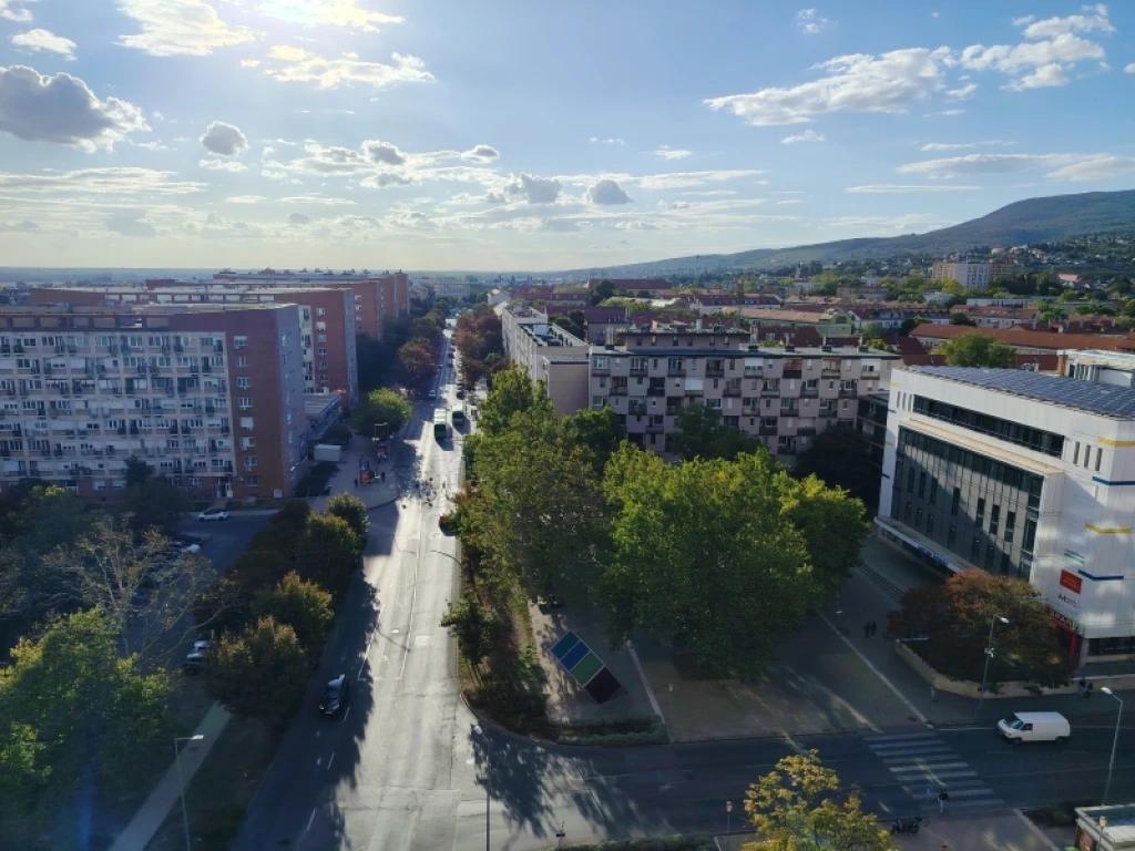 Eladó panellakás, Pécs, Uránváros