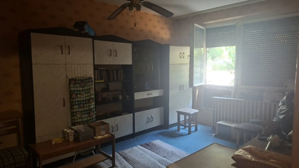 Eladó panellakás, Pécs, Kertváros