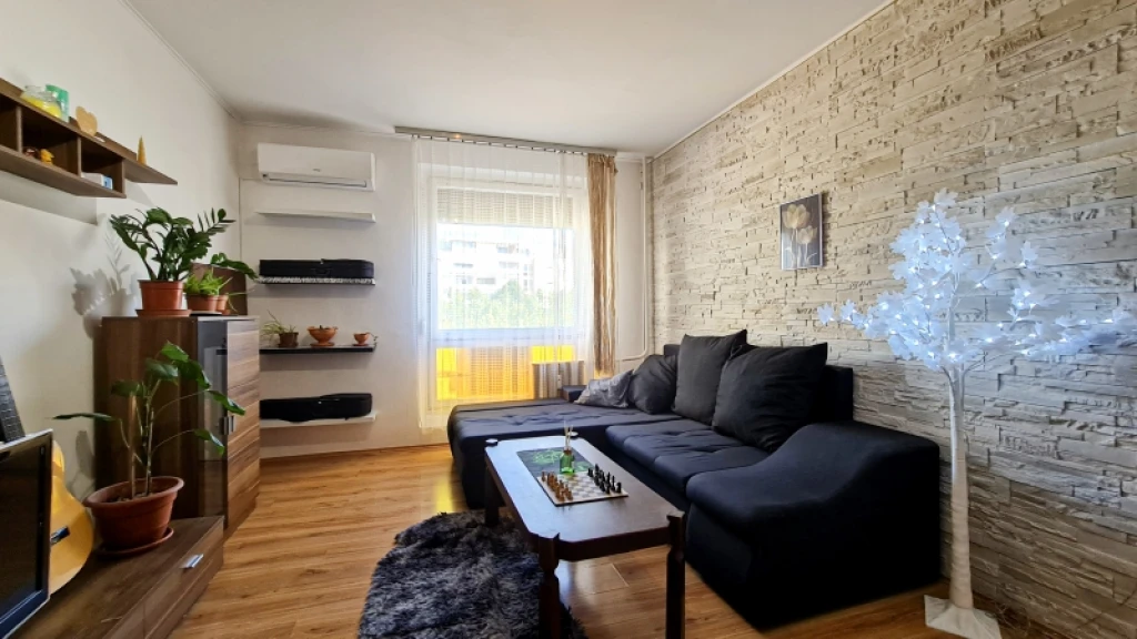 Eladó panellakás, Pécs, Kertváros