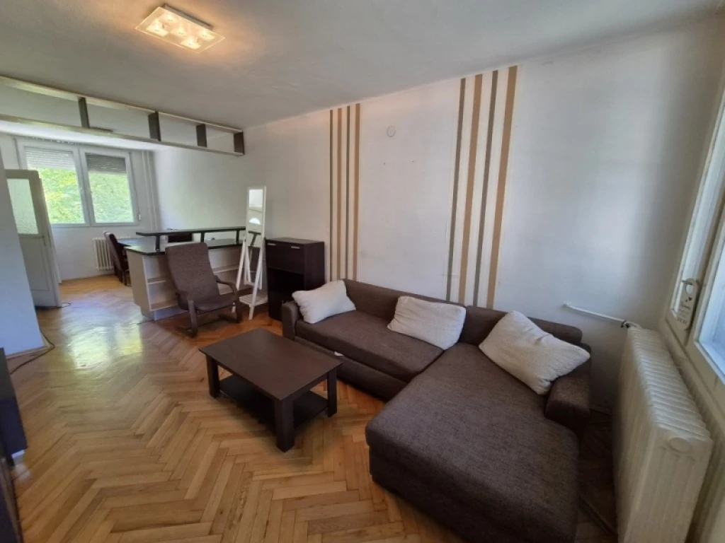 Eladó téglalakás, Pécs, Uránváros