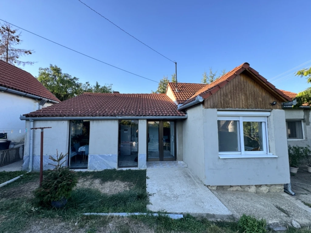 Eladó családi ház, Pécs, Szabolcs