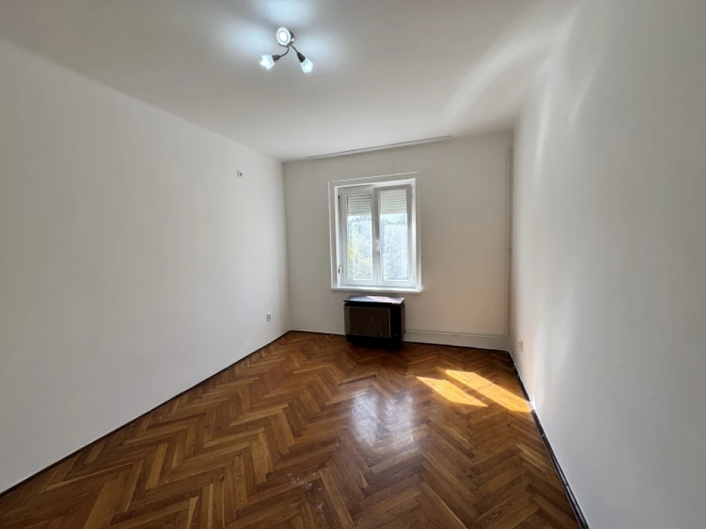 Kiadó téglalakás, Pécs, Meszes