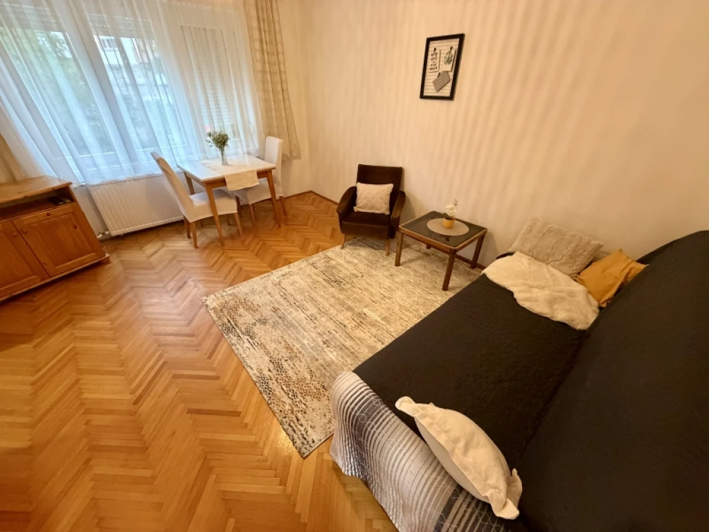 Kiadó téglalakás, Pécs, Mecsekoldal/Makár