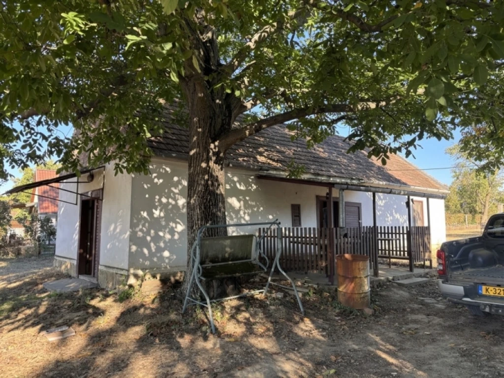 Eladó egyedi garázs, Szigetvár