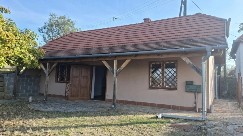 Eladó családi ház, Pécs, Szabolcs