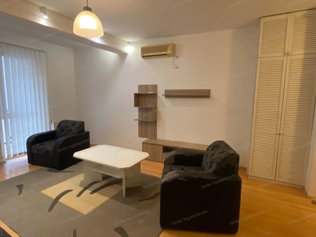 Nyíregyháza abszolút belvárosi 46 m2-es 1 + 1/2 szobás ingatlan  azonnali költözési lehetőséggel lakásnak vagy irodának eladó