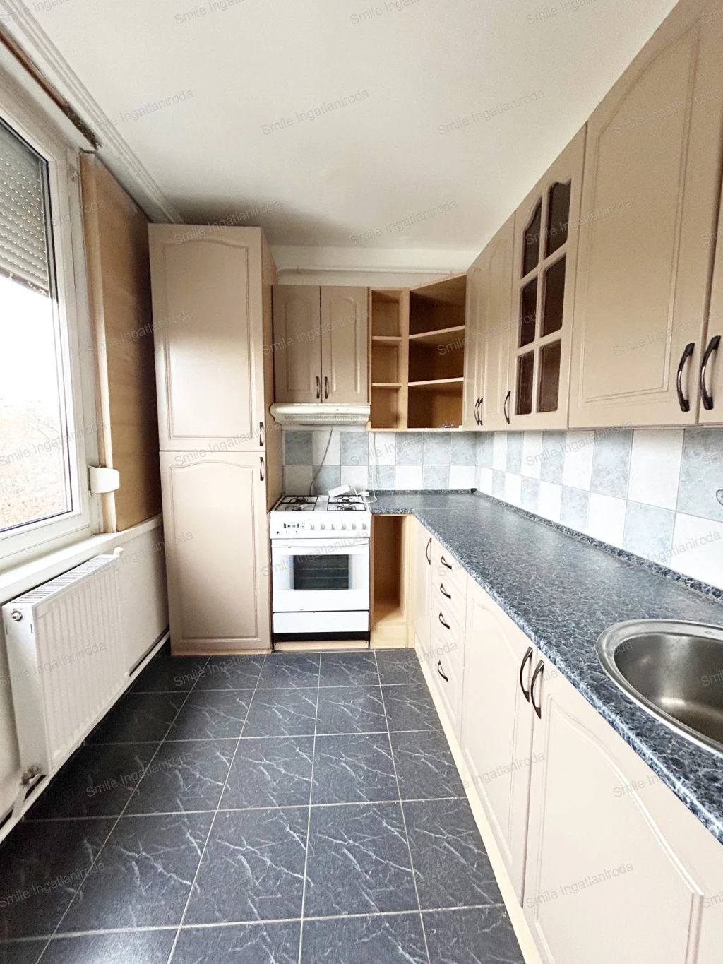 Malomkertben 54 m2-es azonnal költözhető Nappalis+ 1 szobás loggiás lakás kiadó