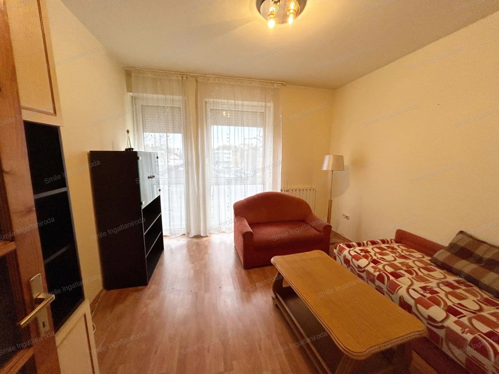 Malomkertben 54 m2-es azonnal költözhető Nappalis+ 1 szobás loggiás lakás kiadó