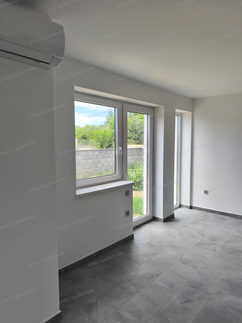 Nyíregyháza Korányi-kertvárosban modern,új építésű ikerház eladó