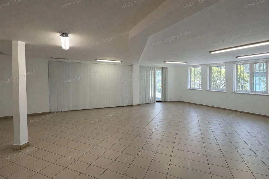 Nyíregyháza abszolút belvárosában 191 m2-es,  több helyiségből álló iroda kiadó