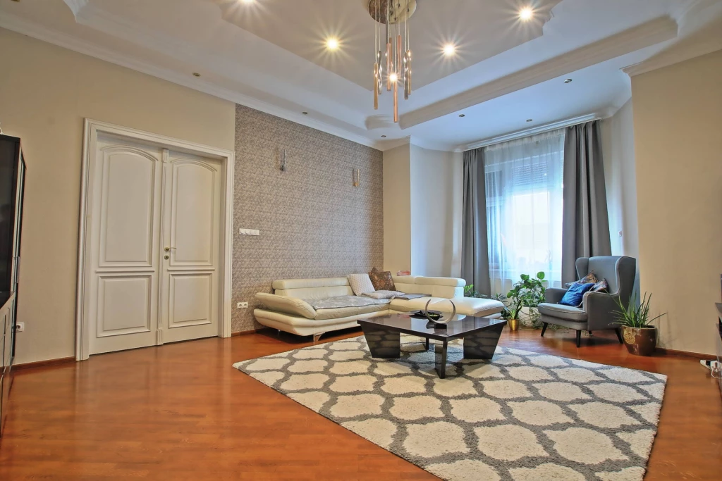 Tágas otthon a város szívében – elegancia, kényelem, XIII. kerület!