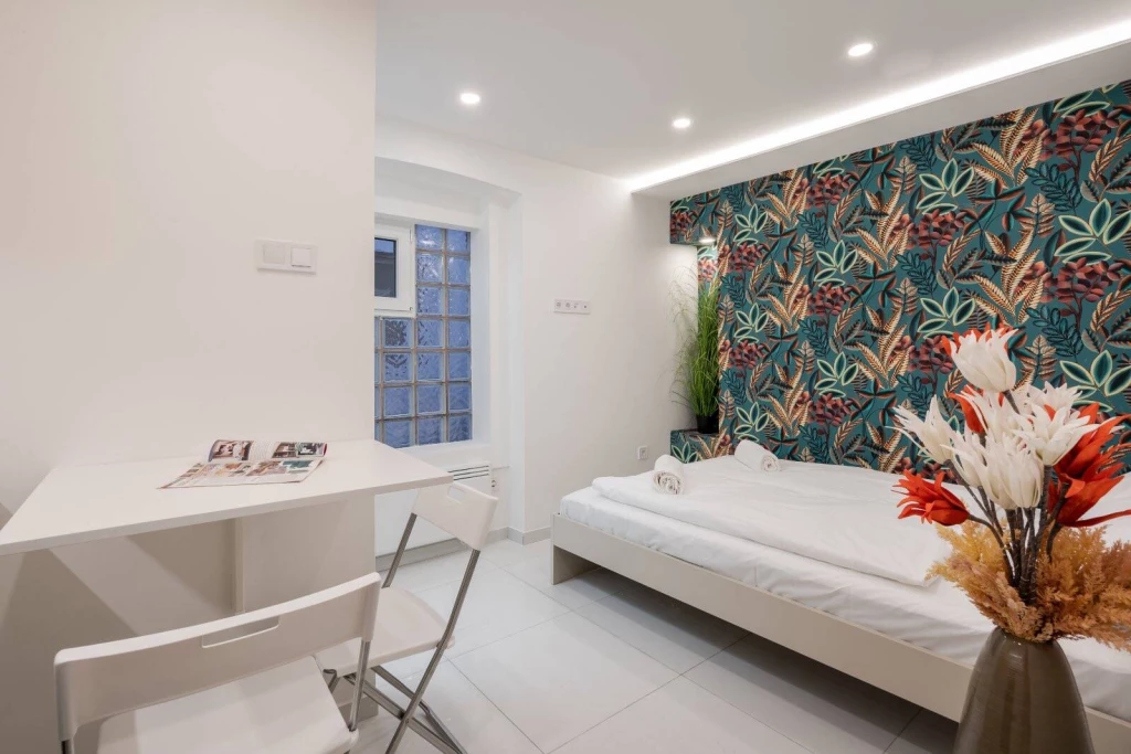 Felújított minigarzon a Rákóczi térnél!