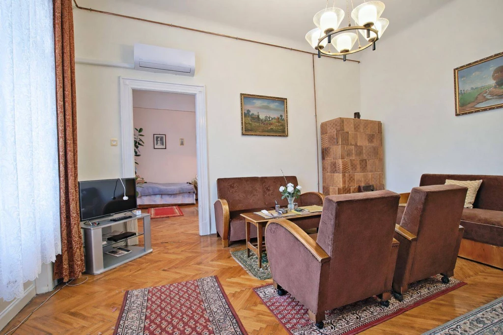 Újlipótvárosban, liftes házban 3 szobás lakás eladó!