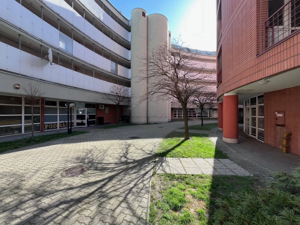 VIII. Orczy Fórumban eladó egy 51 m2-es iroda/lakás.