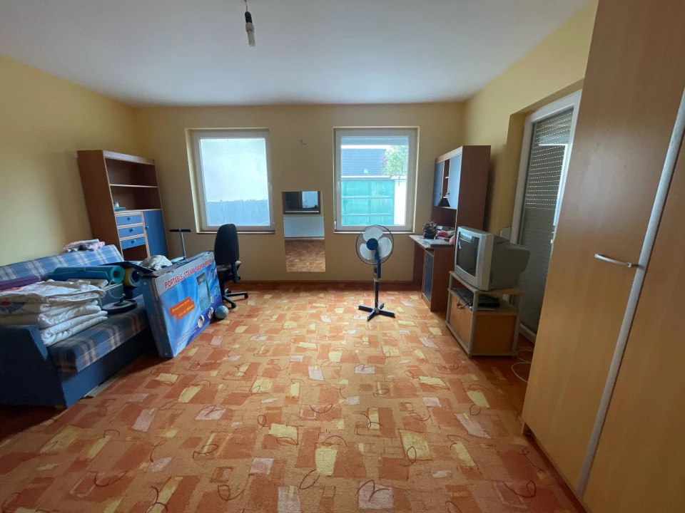 c3-1-name c2-1-name, Szeged, Hajnal utca