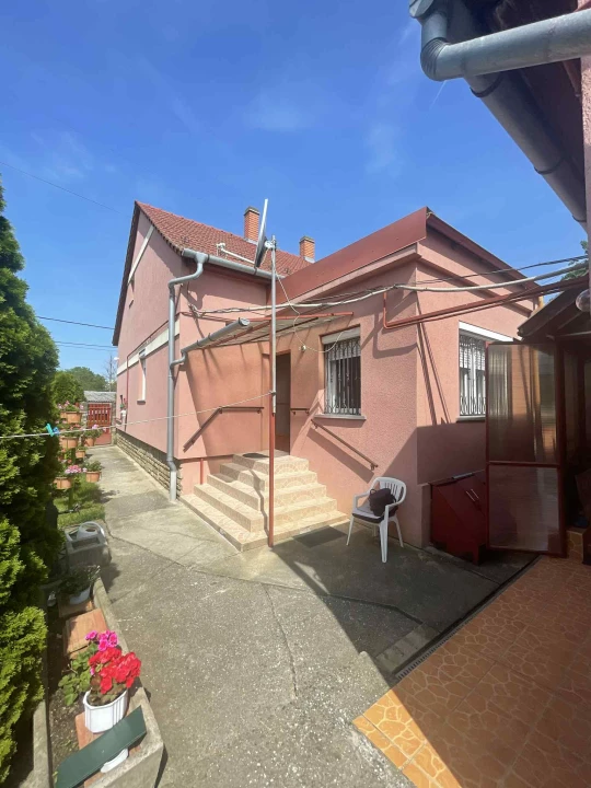 Eladó családi ház, Szeged, Göndör sor