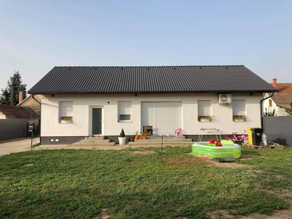 c3-1-name c2-1-name, Szeged, Gádor köz