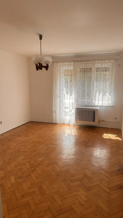 Eladó téglalakás, Szeged, Madách utca